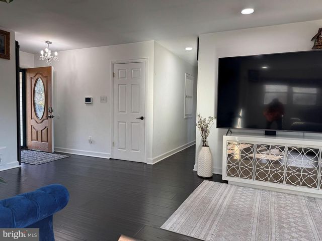 131 CASMAR ST SE, Vienna, VA 22180