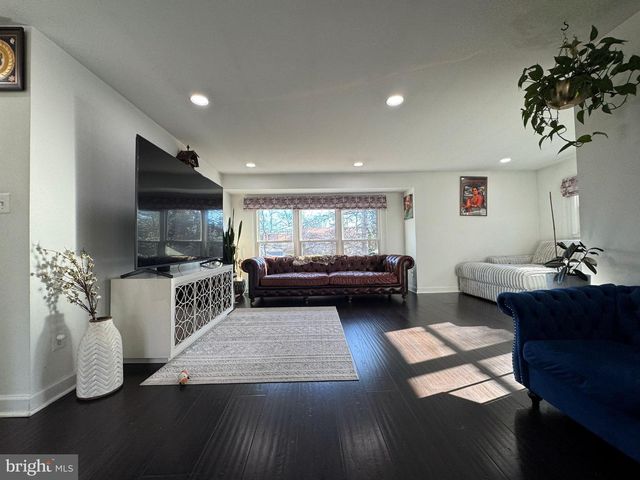 131 CASMAR ST SE, Vienna, VA 22180