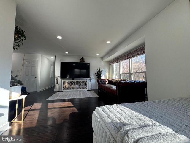 131 CASMAR ST SE, Vienna, VA 22180