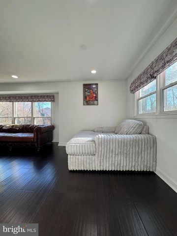 131 CASMAR ST SE, Vienna, VA 22180