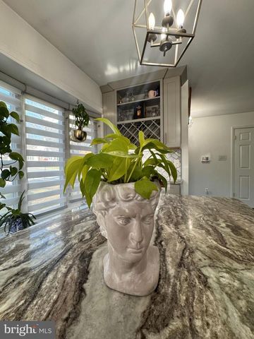 131 CASMAR ST SE, Vienna, VA 22180