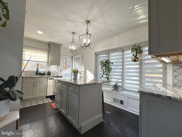 131 CASMAR ST SE, Vienna, VA 22180