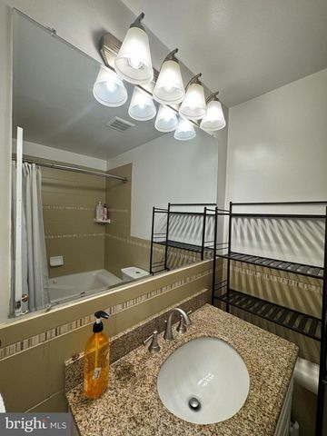 131 CASMAR ST SE, Vienna, VA 22180