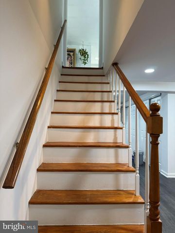 131 CASMAR ST SE, Vienna, VA 22180