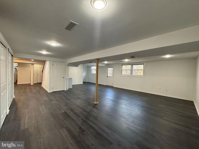 131 CASMAR ST SE, Vienna, VA 22180