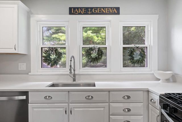 3165 Lockwood BOULEVARD, Lake Geneva, WI 53147