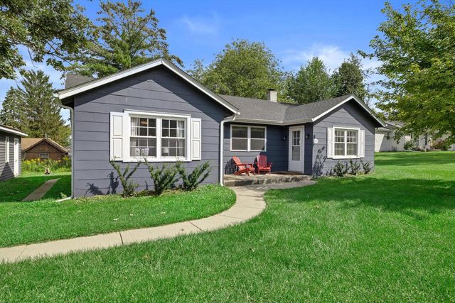 3165 Lockwood BOULEVARD, Lake Geneva, WI 53147