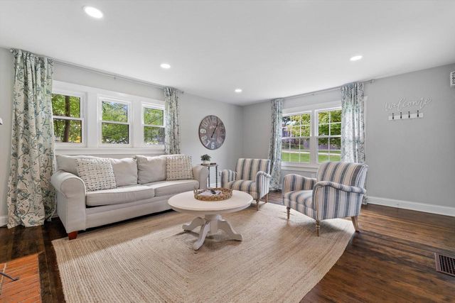 3165 Lockwood BOULEVARD, Lake Geneva, WI 53147