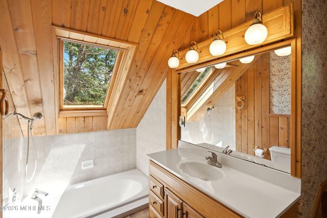 34 Laurelwyck Drive, Waretown, NJ 08758