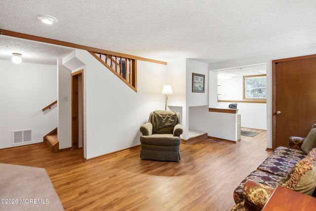 34 Laurelwyck Drive, Waretown, NJ 08758