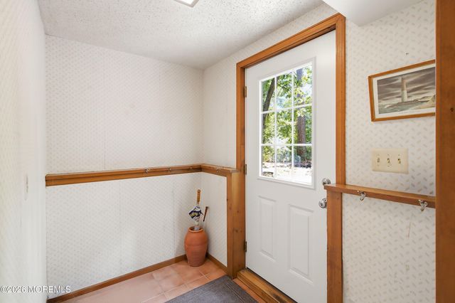 34 Laurelwyck Drive, Waretown, NJ 08758
