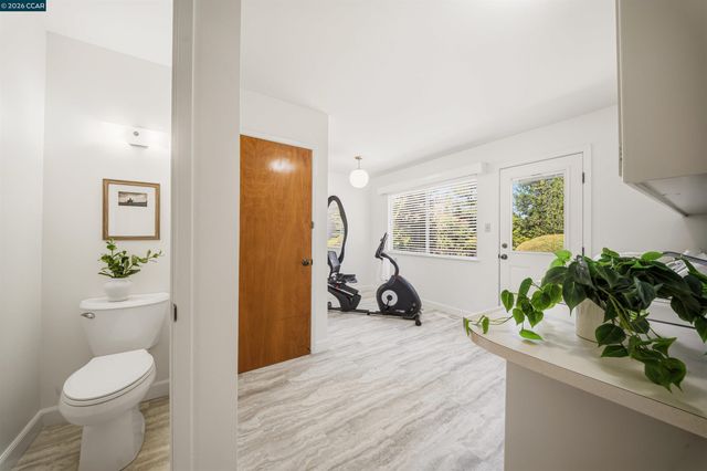 16985 Lamont Ct, Castro Valley, CA 94546