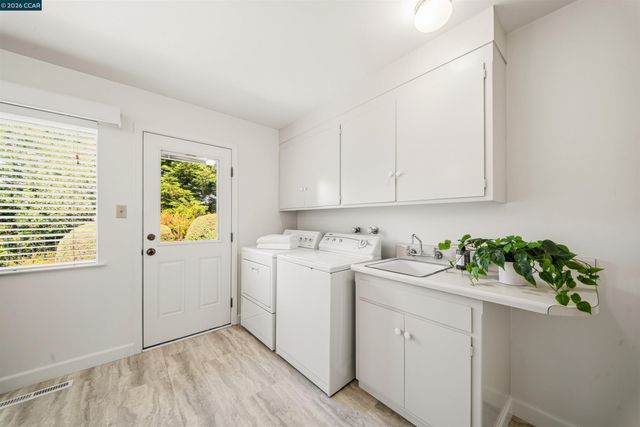 16985 Lamont Ct, Castro Valley, CA 94546