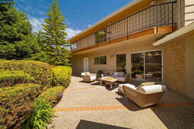 16985 Lamont Ct, Castro Valley, CA 94546