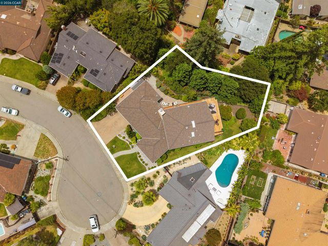 16985 Lamont Ct, Castro Valley, CA 94546