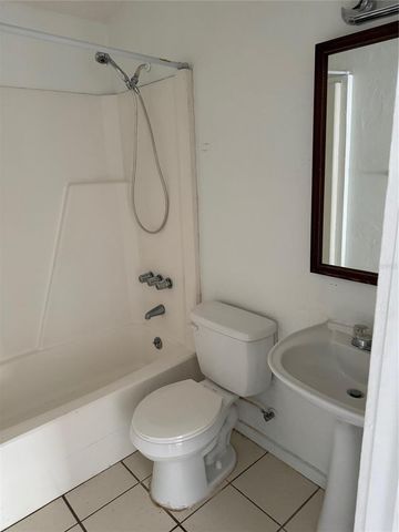 1207 3RD AVENUE E A & B3400, Bradenton, FL 34208