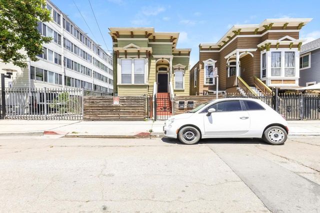 1432 12th Street B, Oakland, CA 94607