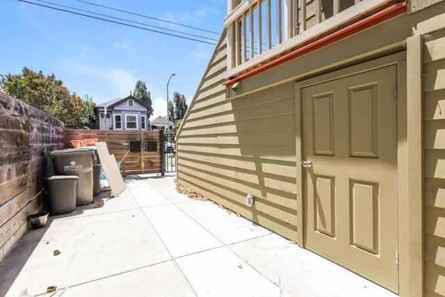 1432 12th Street B, Oakland, CA 94607