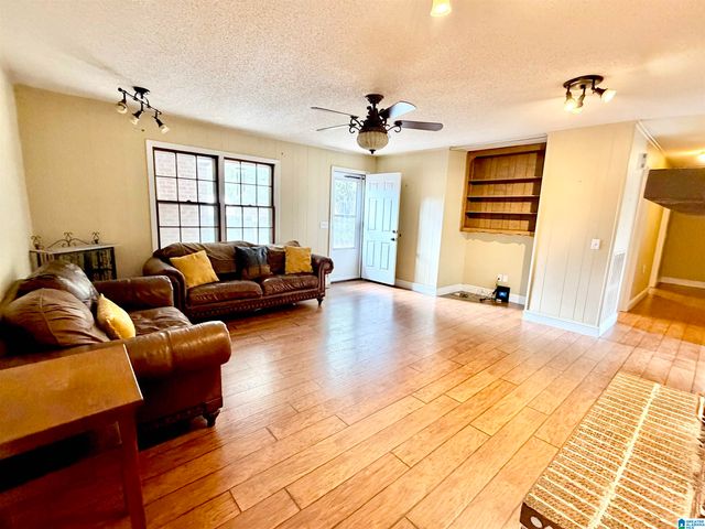 203 POPWELL AVENUE, Clanton, AL 35045