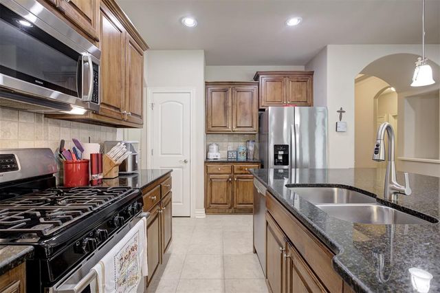 16300 W Petaluma Place, Edmond, OK 73013