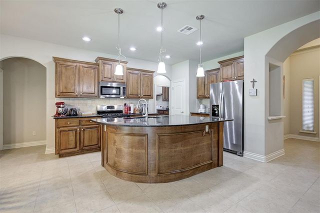 16300 W Petaluma Place, Edmond, OK 73013