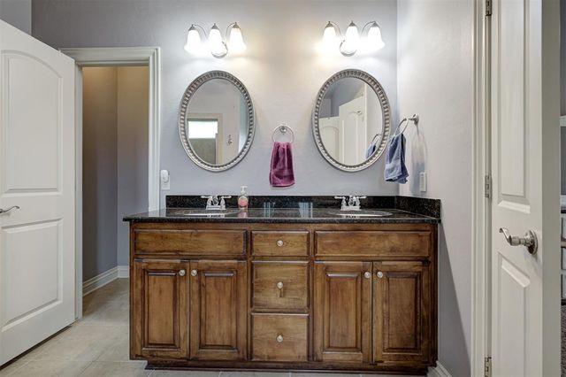 16300 W Petaluma Place, Edmond, OK 73013