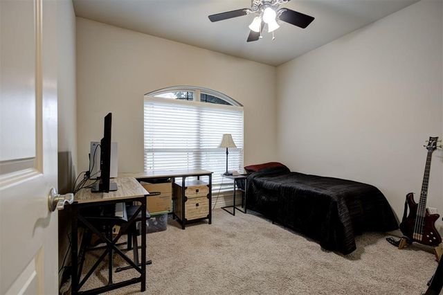 16300 W Petaluma Place, Edmond, OK 73013