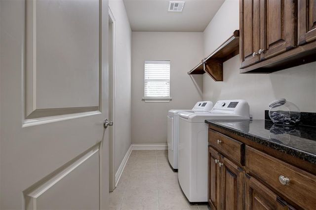 16300 W Petaluma Place, Edmond, OK 73013