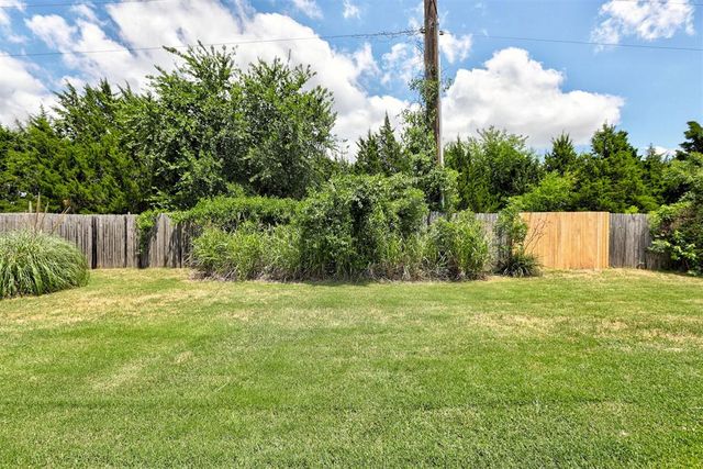 16300 W Petaluma Place, Edmond, OK 73013