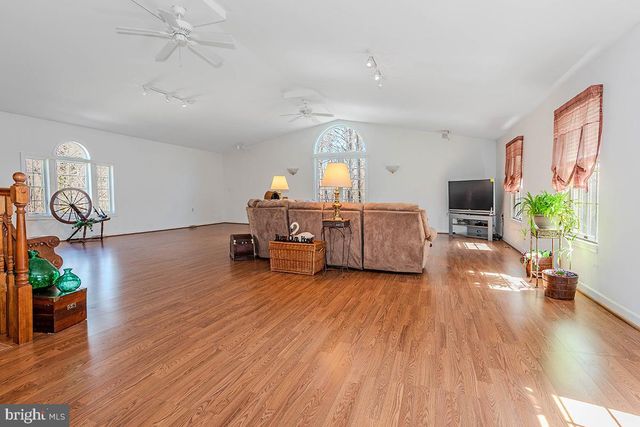 213 KING JAMES RD, Upper Marlboro, MD 20774