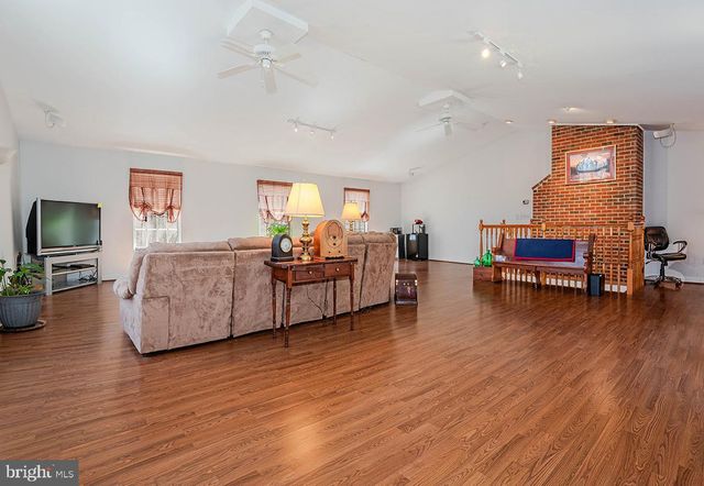 213 KING JAMES RD, Upper Marlboro, MD 20774