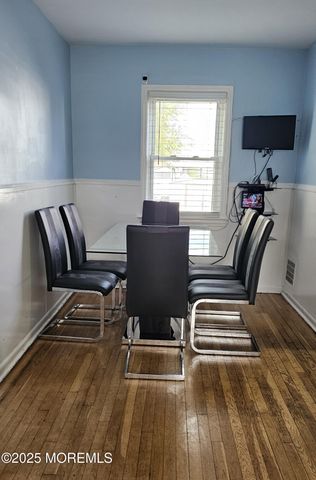 52 Martin Terrace, Woodbridge, NJ 07095