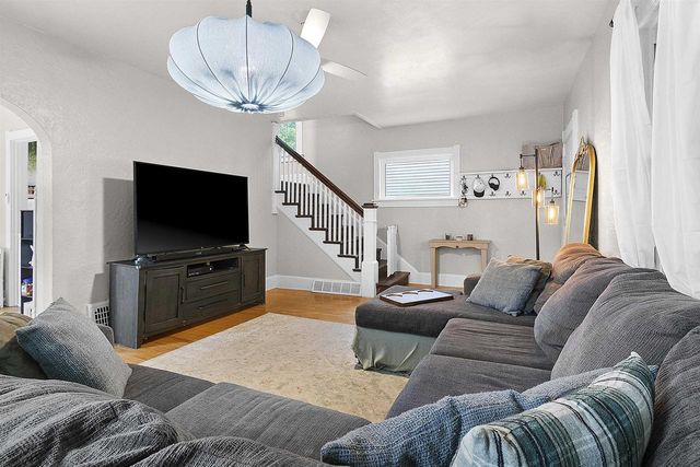 520 ELMORE STREET, Green Bay, WI 54303
