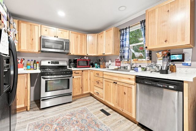 1808 E 12TH Street, Davenport, IA 52803