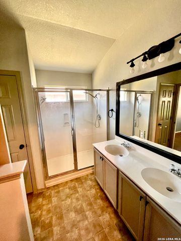 659 TOM KEMP DR, New Braunfels, TX 78130
