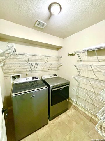 659 TOM KEMP DR, New Braunfels, TX 78130