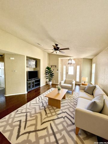 659 TOM KEMP DR, New Braunfels, TX 78130