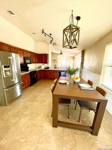 659 TOM KEMP DR, New Braunfels, TX 78130