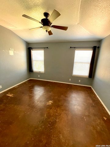659 TOM KEMP DR, New Braunfels, TX 78130