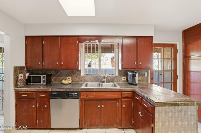 3001 E Elm Street, Tucson, AZ 85716