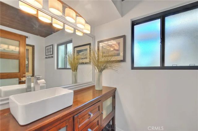 752 Violeta Drive, Palm Springs, CA 92262