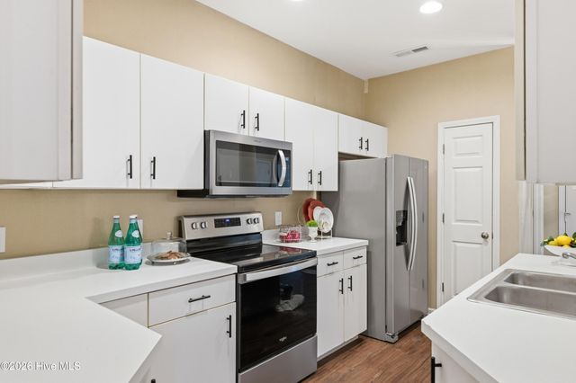 1600 Sturdivant Drive Apt 28, Wilmington, NC 28403