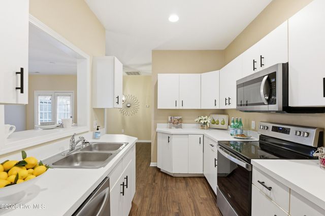 1600 Sturdivant Drive Apt 28, Wilmington, NC 28403