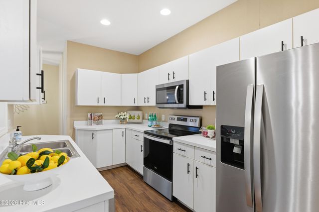 1600 Sturdivant Drive Apt 28, Wilmington, NC 28403