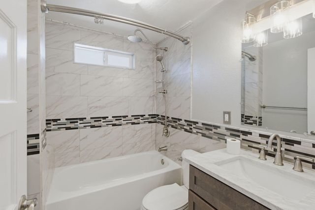 95 Champlin Lane, Gold Hill, OR 97525