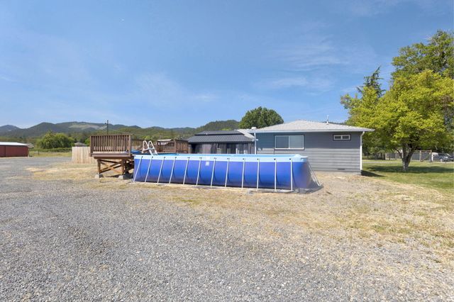 95 Champlin Lane, Gold Hill, OR 97525