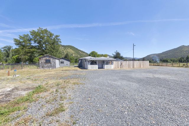 95 Champlin Lane, Gold Hill, OR 97525