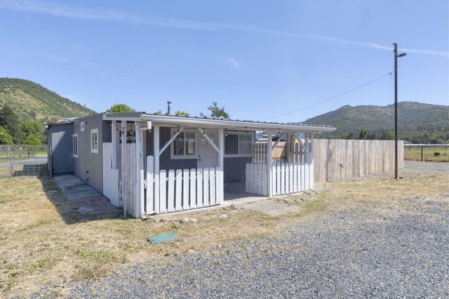 95 Champlin Lane, Gold Hill, OR 97525