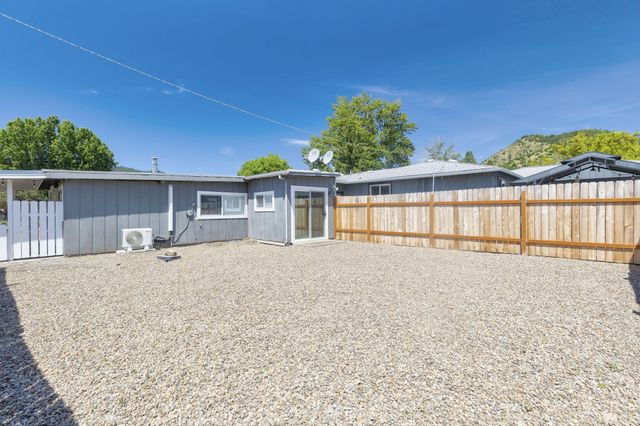 95 Champlin Lane, Gold Hill, OR 97525