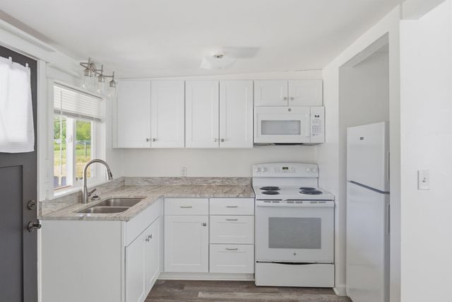 95 Champlin Lane, Gold Hill, OR 97525